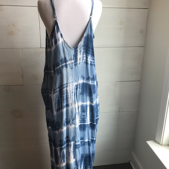LOVESTITCH MAXI DRESS - Picture 2 of 5
